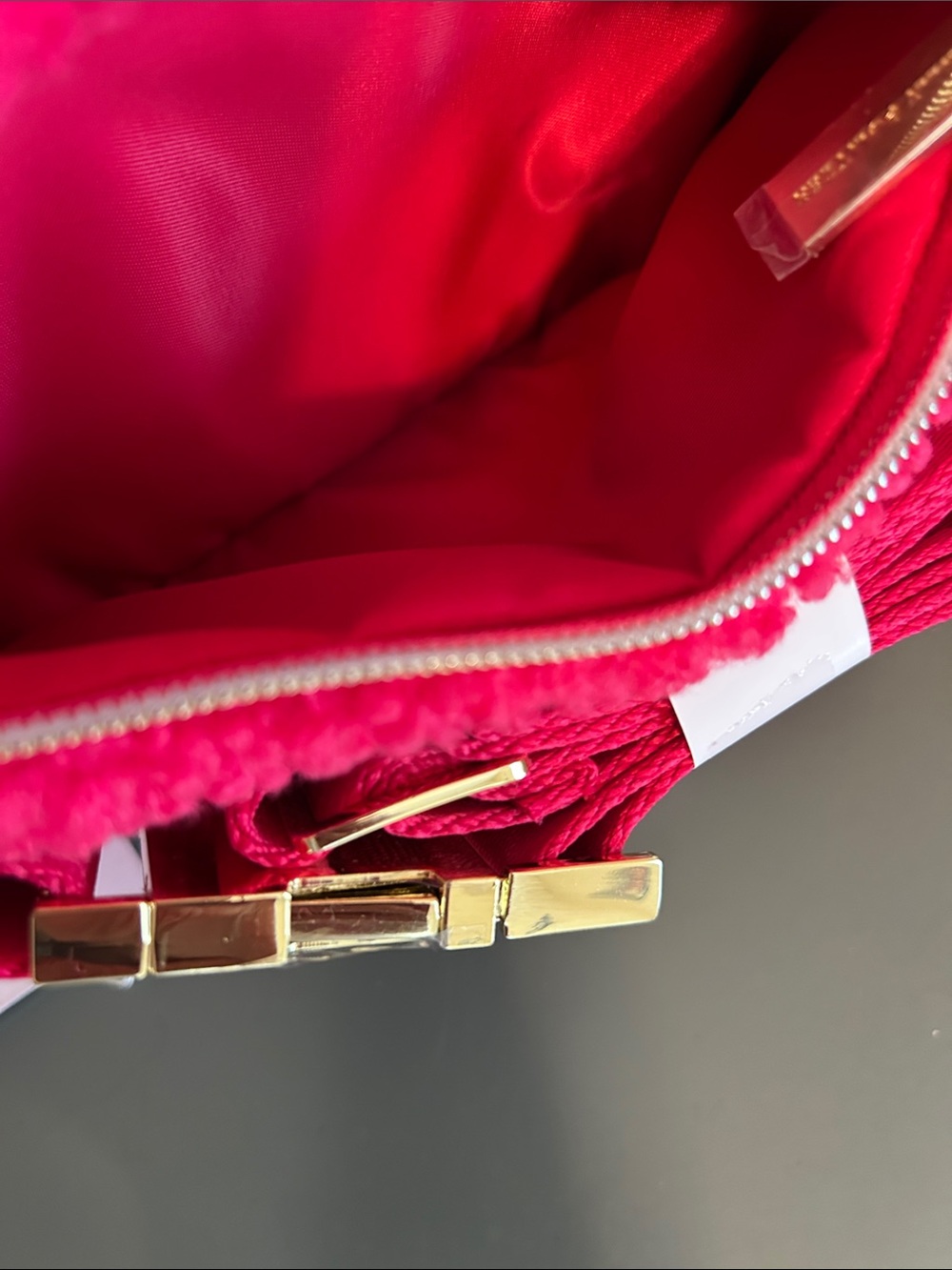 Lilly Pulitzer NWT Pink Sherpa Cross body / waist bag. - Picture 5 of 8